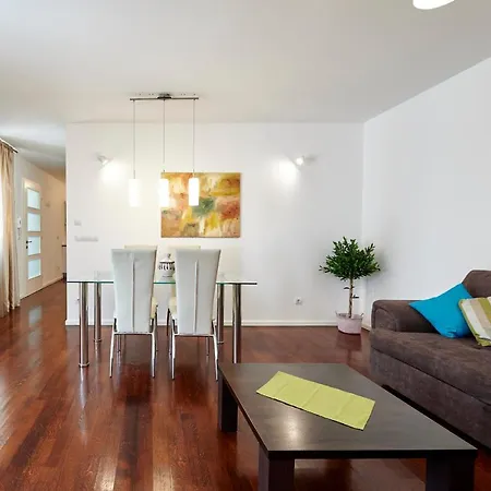 Gea Apartment *