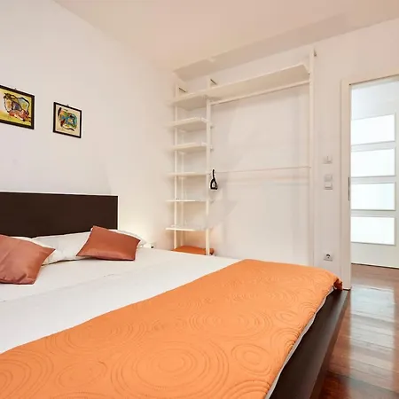 Gea Trogir