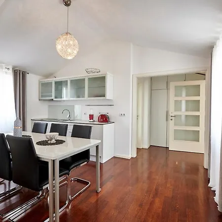 Gea Apartment