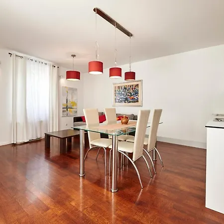 Gea Apartment *